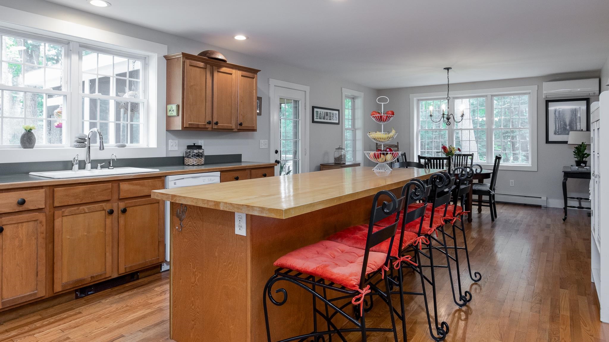 151 Mountain Road Nottingham, NH 03290 - Photo 7 of 40