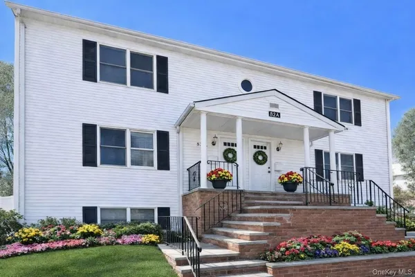 $3,600 | 82 A 5th Avenue, Unit 1, Westbury, NY 11590