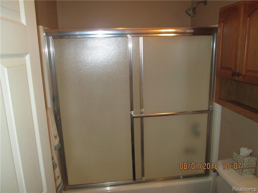 2438 Beach Road Port Huron, MI 48060 - Photo 24 of 72 IMG_4543.JPG