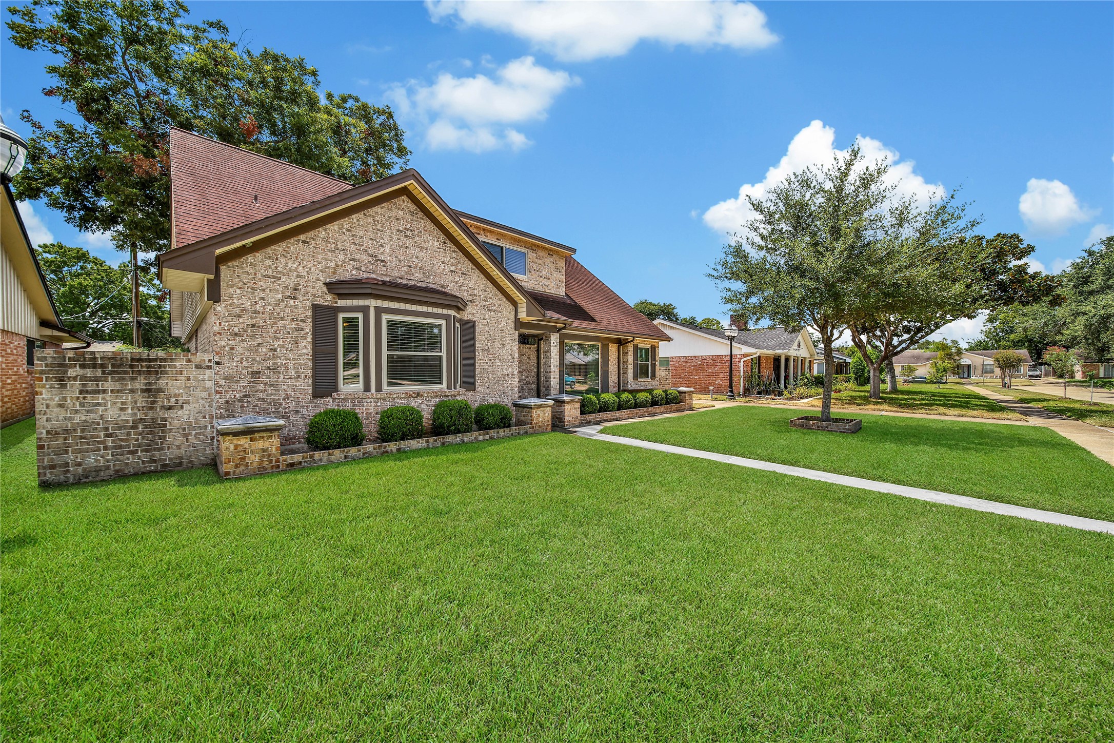 Welcome to 9411 Roos in Sharpstown Country Club Terrace, This Lovely Home has Been Nicely Updated and is Move-In Ready.