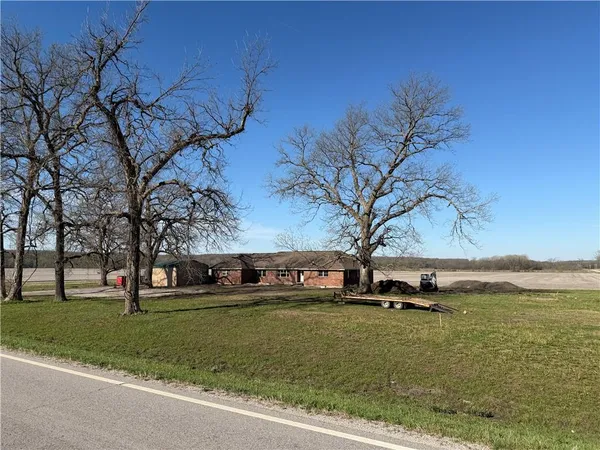 $499,000 | 15360 Highway 7, Centerville, KS 66014