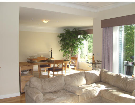 121 Hawthorne Village Road, Unit 354 Nashua, NH 03062 - Photo 4 of 10 Gallery Image 4
