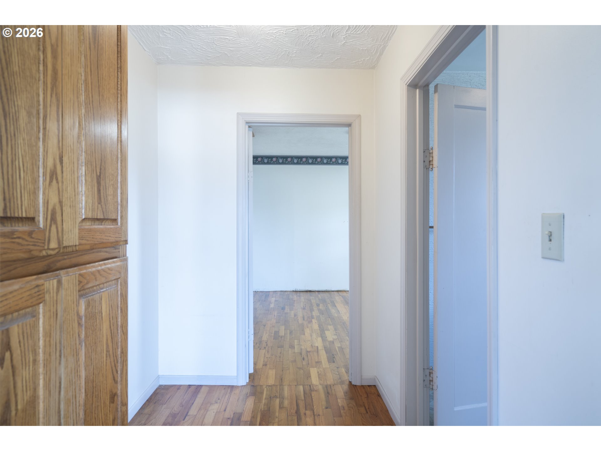 233 Crowsfoot Road Oakland, OR 97462 - Photo 17 of 34 Hallway
