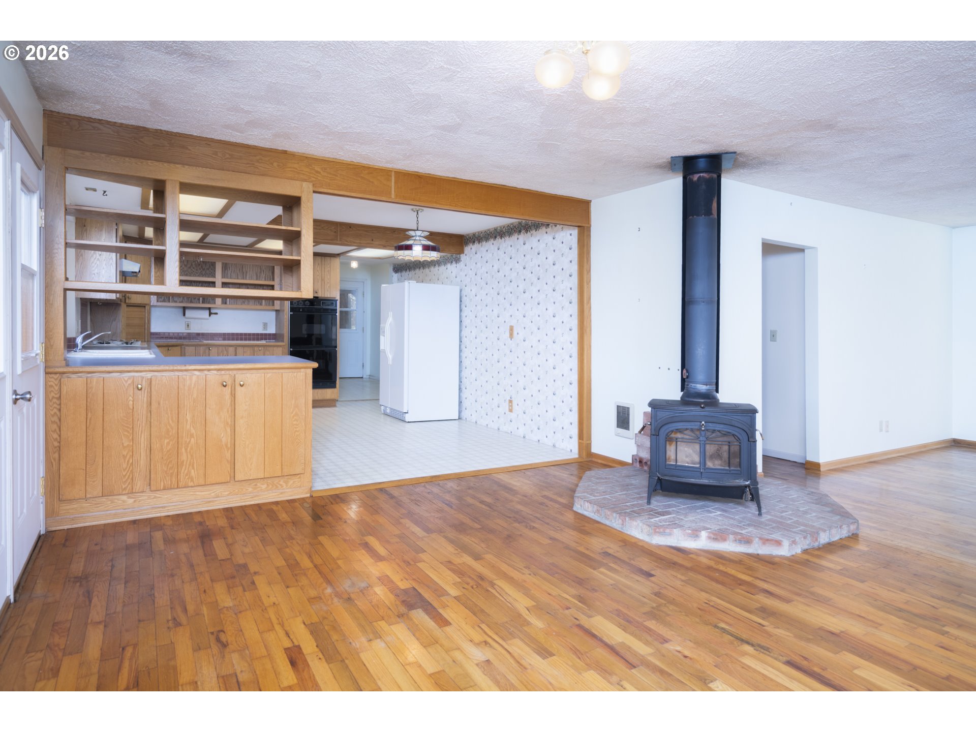 233 Crowsfoot Road Oakland, OR 97462 - Photo 5 of 34 Entrance/Foyer