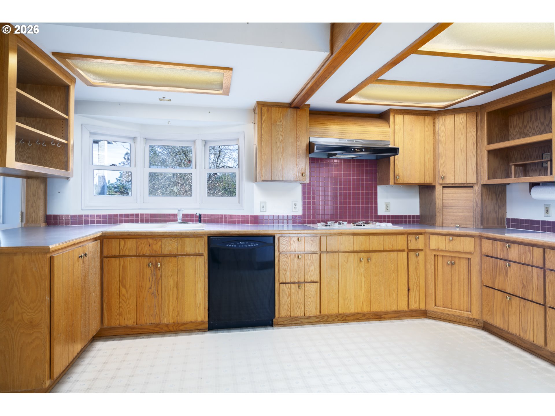 233 Crowsfoot Road Oakland, OR 97462 - Photo 9 of 34 Kitchen