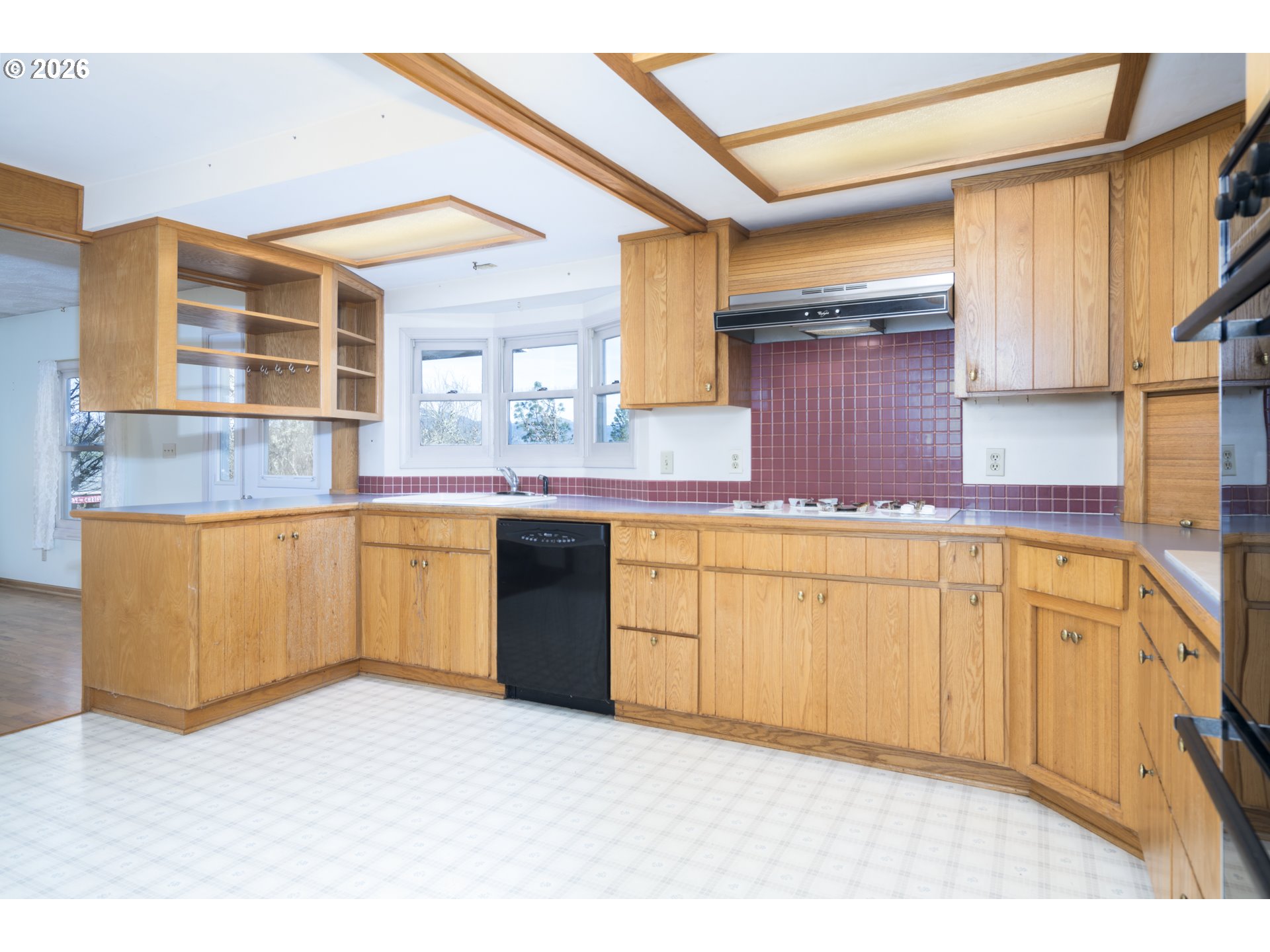 233 Crowsfoot Road Oakland, OR 97462 - Photo 10 of 34 Kitchen