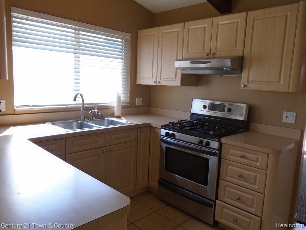 4428 Boulder Drive Sterling Heights, MI 48310 - Photo 11 of 27 DSC00096.jpg