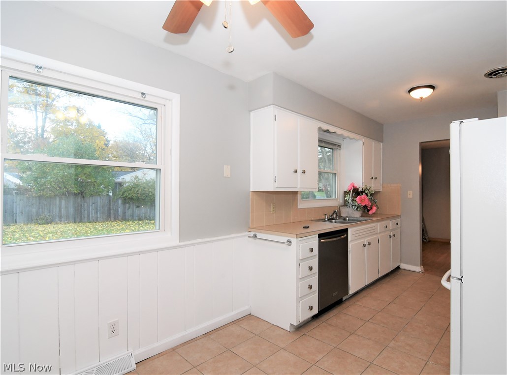378 Sandhurst Road Akron, OH 44333 - Photo 10 of 31 Gallery Image 10