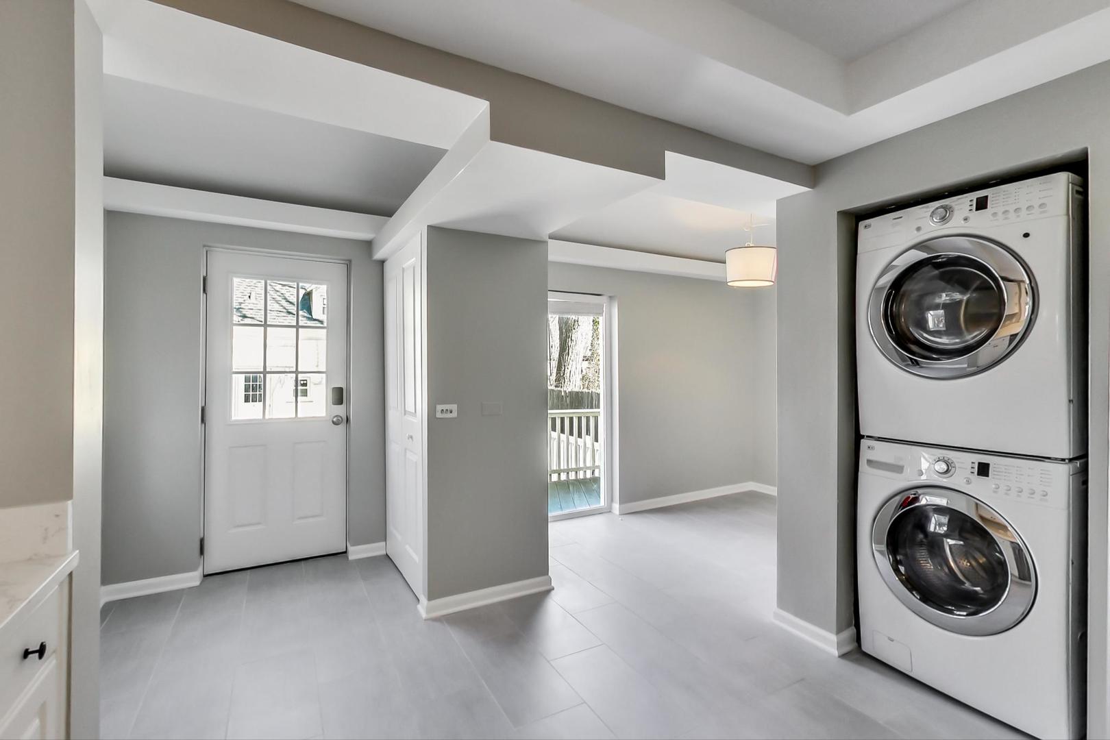 692 Cherry Avenue Lake Forest, IL 60045 - Photo 11 of 38