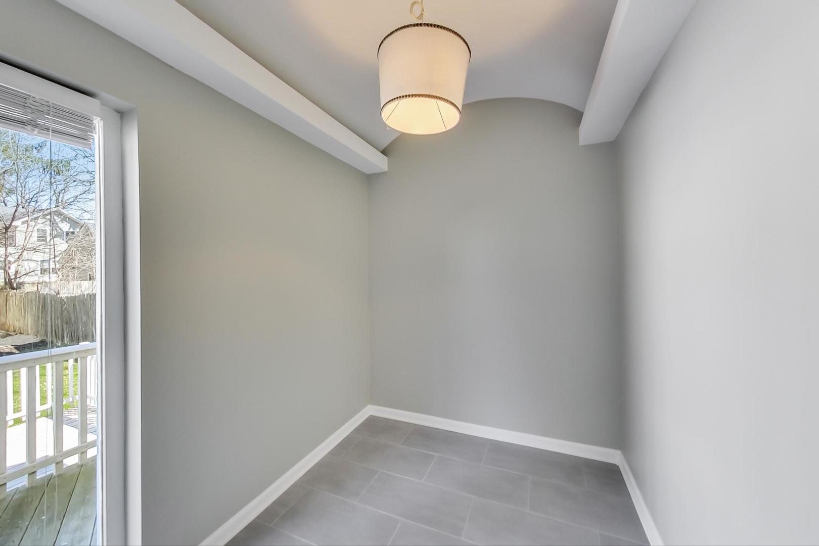 692 Cherry Avenue Lake Forest, IL 60045 - Photo 12 of 38