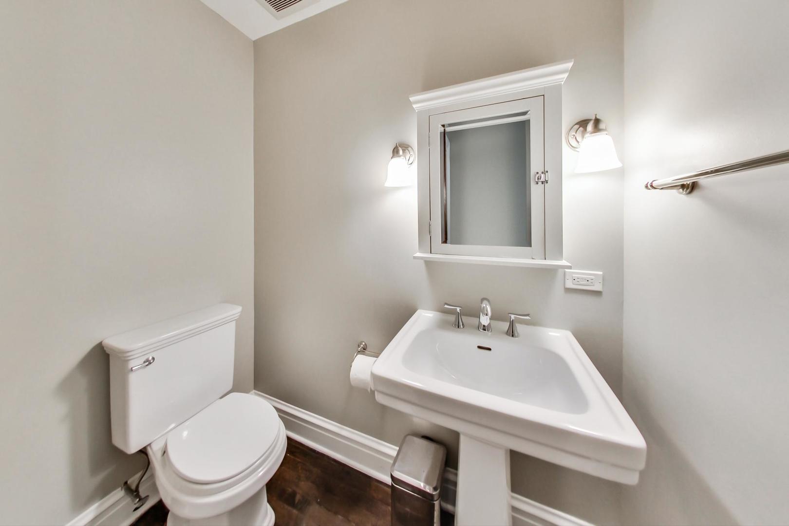 692 Cherry Avenue Lake Forest, IL 60045 - Photo 14 of 38