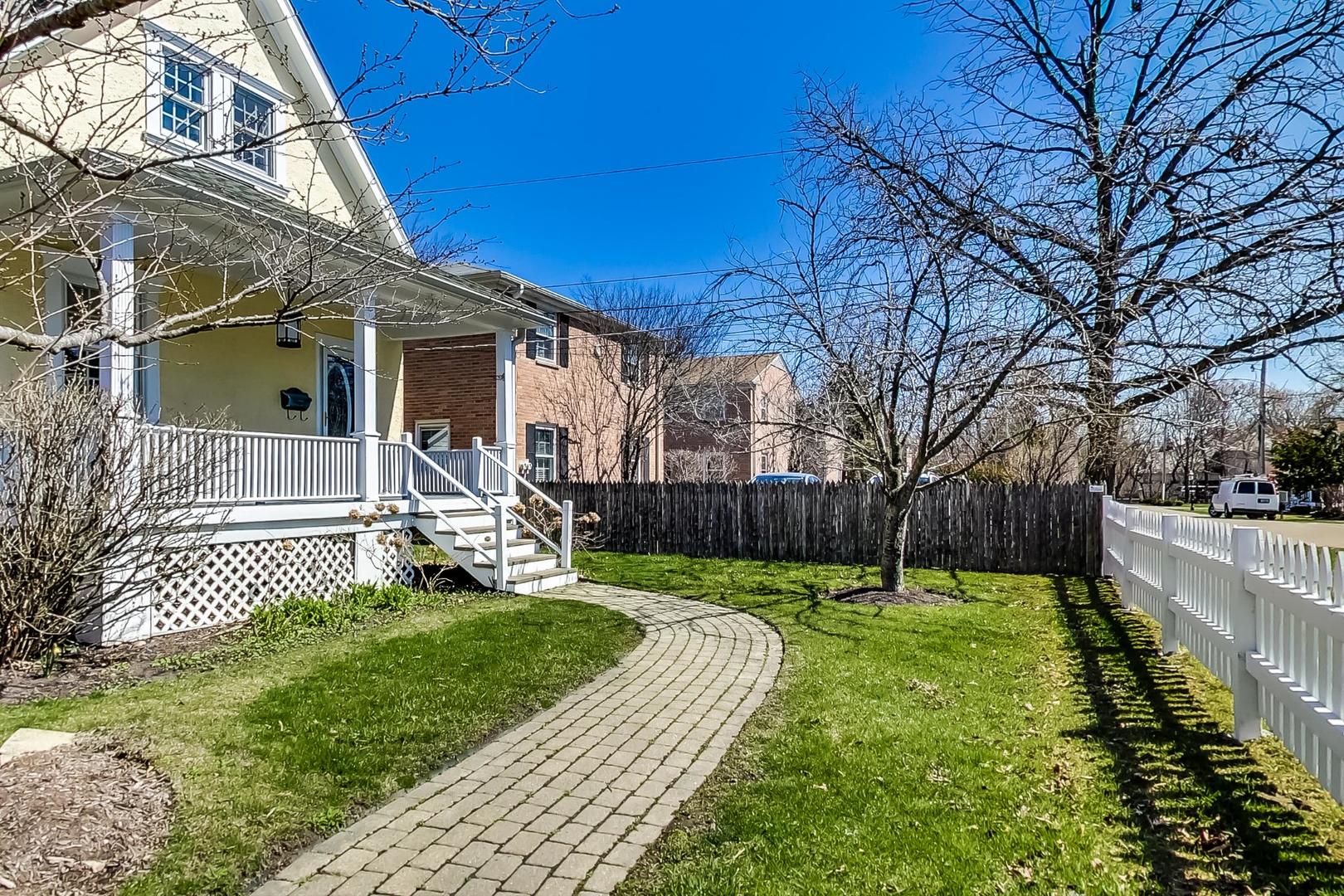 692 Cherry Avenue Lake Forest, IL 60045 - Photo 3 of 38