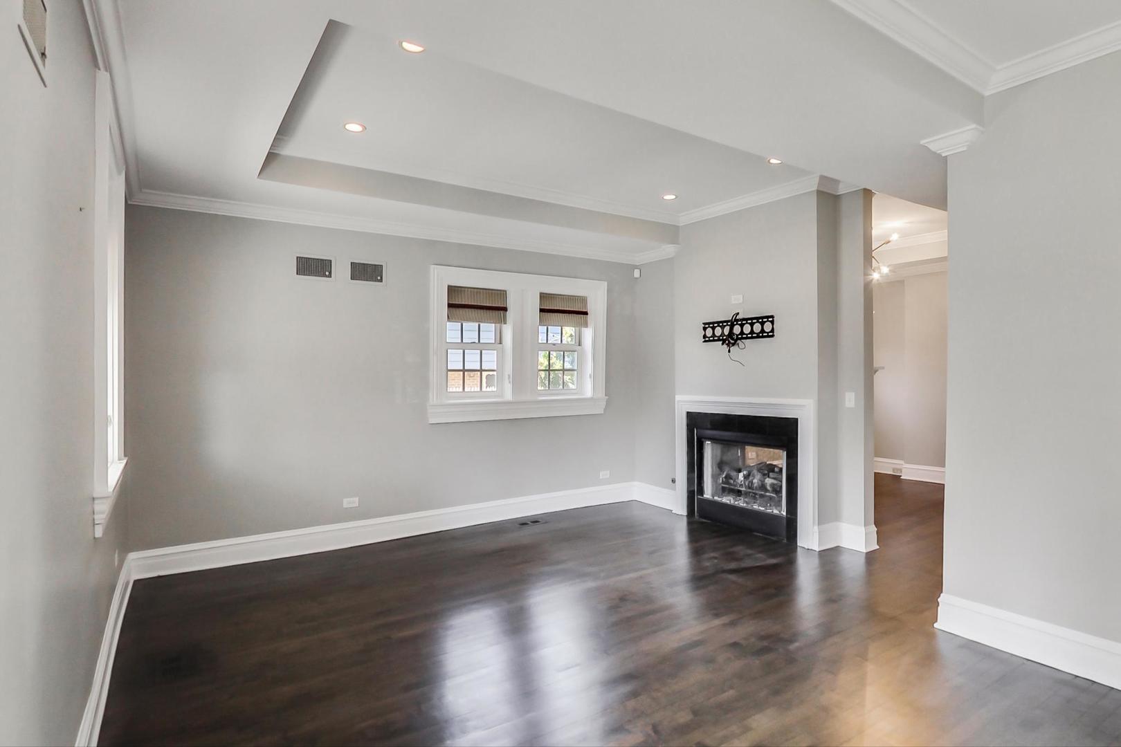 692 Cherry Avenue Lake Forest, IL 60045 - Photo 4 of 38