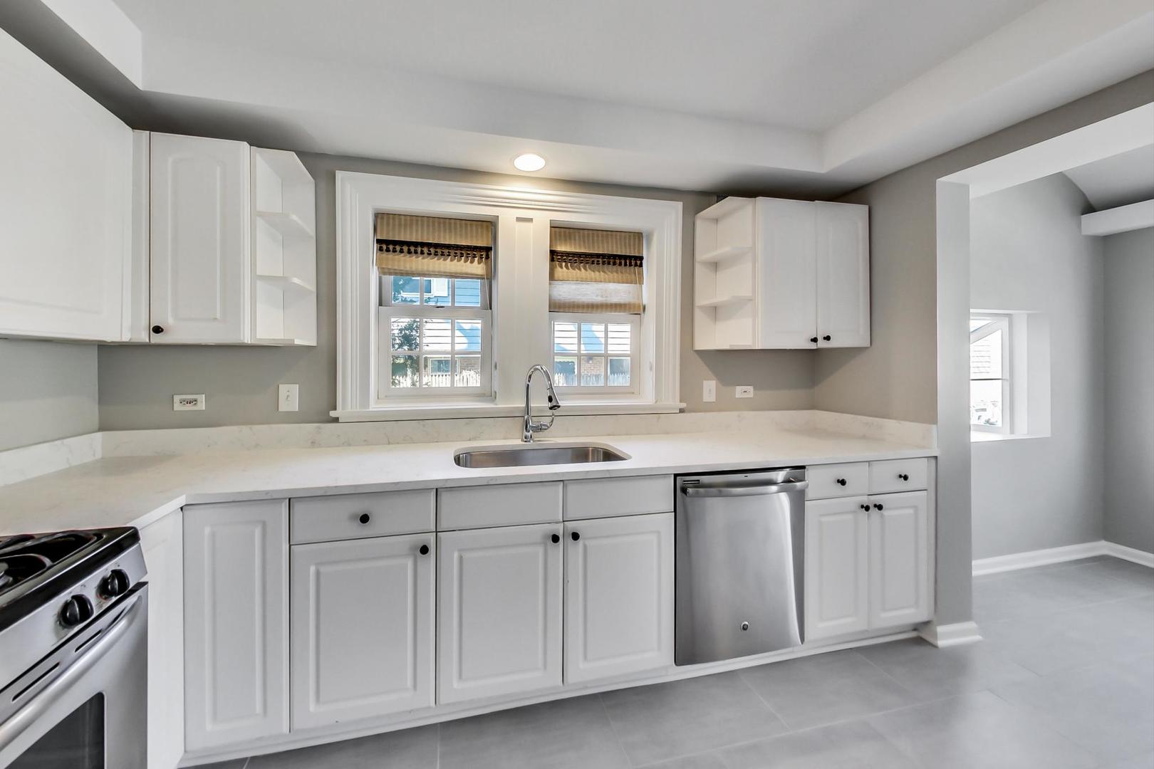 692 Cherry Avenue Lake Forest, IL 60045 - Photo 10 of 38