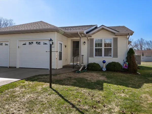 $218,900 | 1737 Cedar Court, Manitowoc, WI 54220