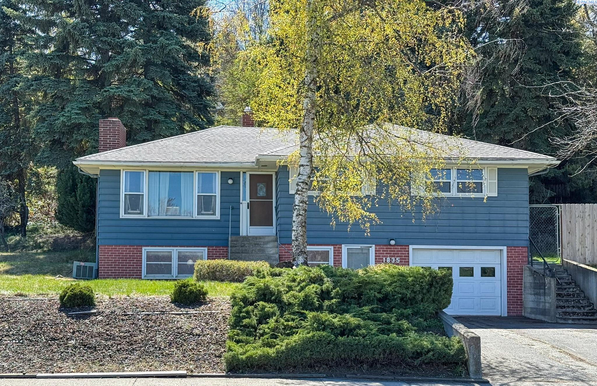 1835 Northeast Valley Road Pullman, WA 99163 - Photo 2 of 25 Gallery Image 2