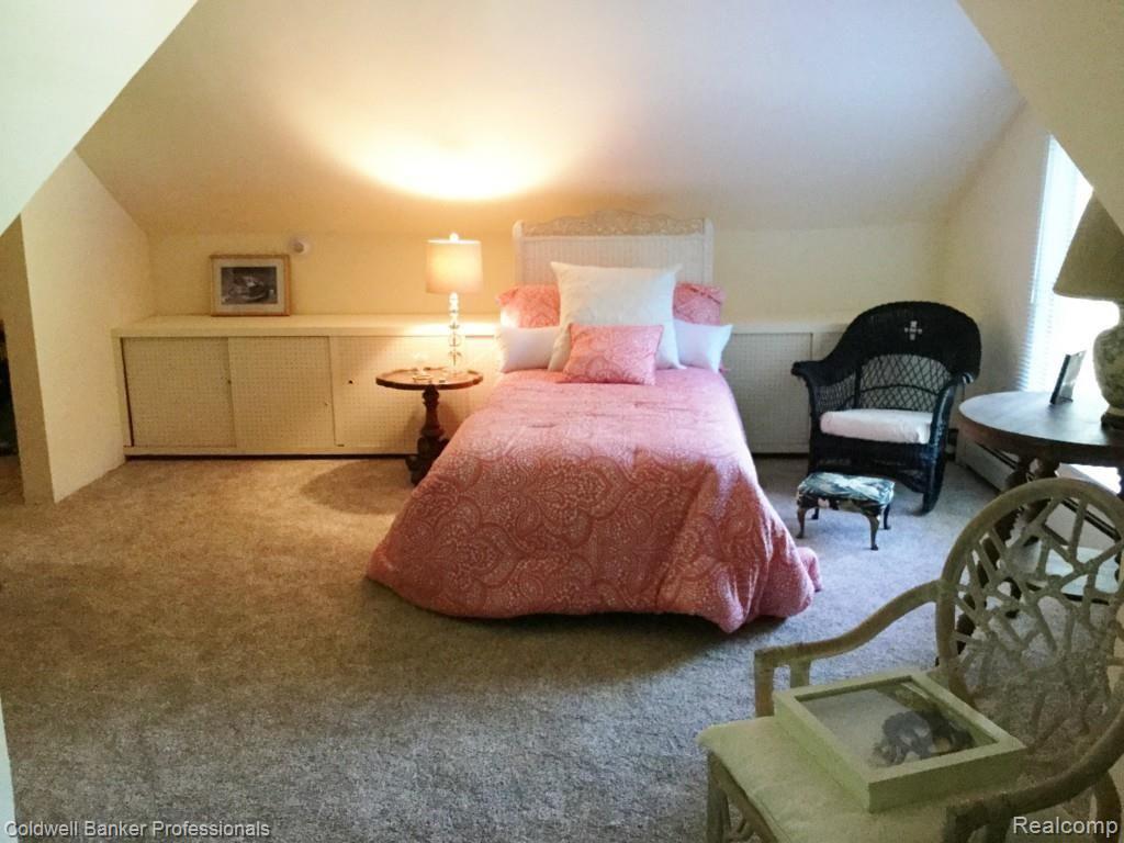 25451 Farmbrook Road Southfield, MI 48034 - Photo 18 of 29 Upstairs Bedroom.jpg