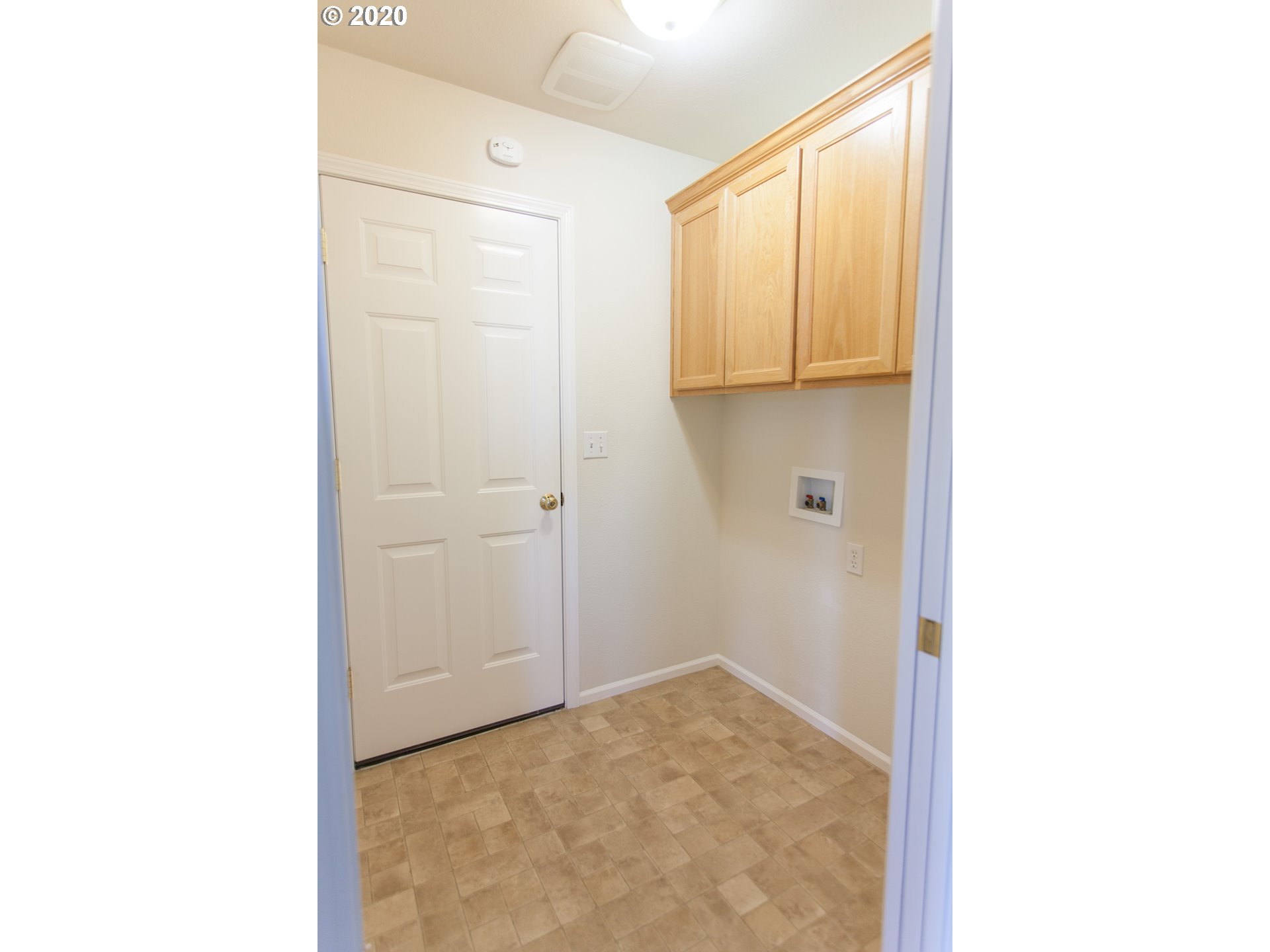 1021 West N Street Springfield, OR 97477 - Photo 12 of 17