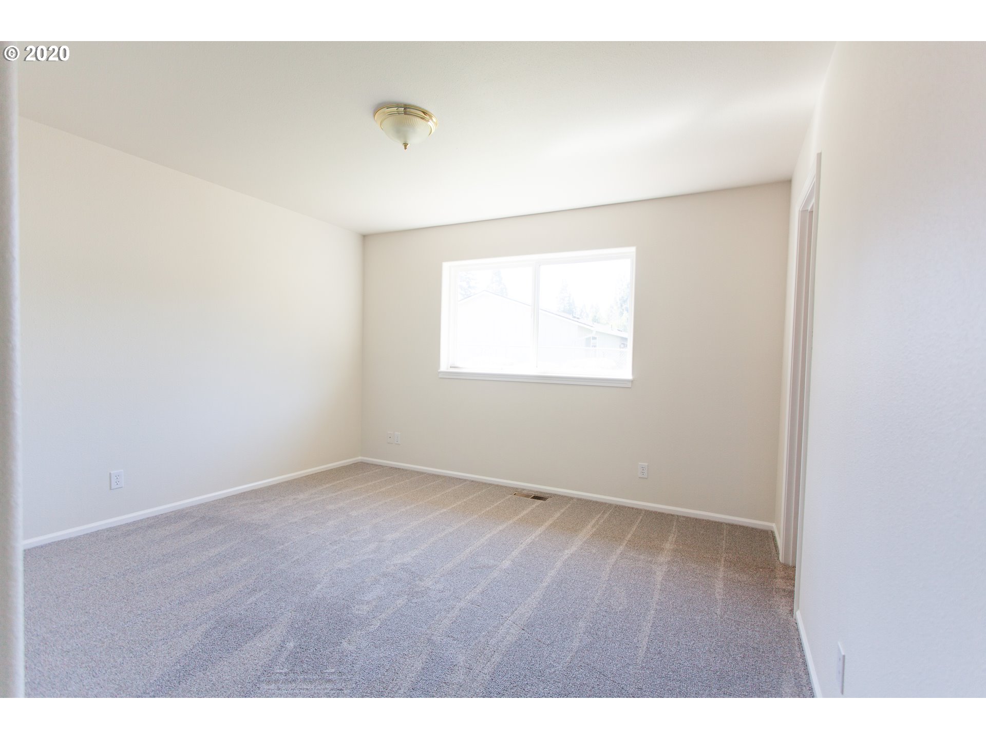1021 West N Street Springfield, OR 97477 - Photo 6 of 17