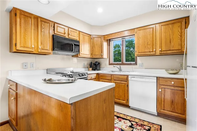 $699,000 | 264 Evergreen Drive, Unit 6, Blowing Rock, NC 28605