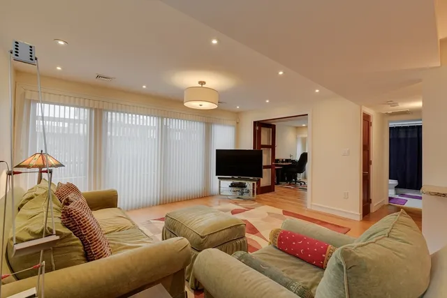 $775,000 | 27 West Street, Unit 2, Cambridge, MA 02139