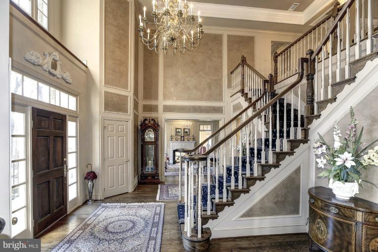 12724 Greenbriar Road Potomac, MD 20854 - Photo 4 of 30 Interior (General)