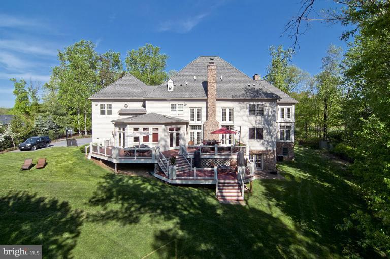 12724 Greenbriar Road Potomac, MD 20854 - Photo 9 of 30 Exterior (Rear)