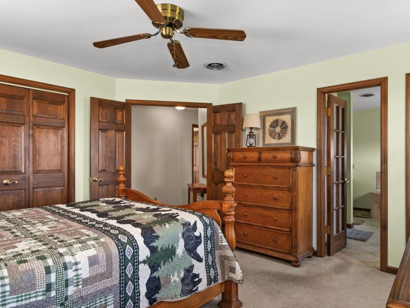 16247 Pratt Road Sandwich, IL 60548 - Photo 22 of 47 a bedroom with a bed and a dresser