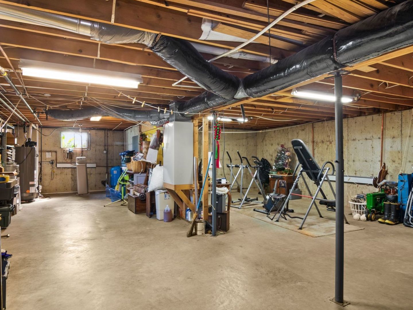 16247 Pratt Road Sandwich, IL 60548 - Photo 29 of 47 a view of a room with gym equipment