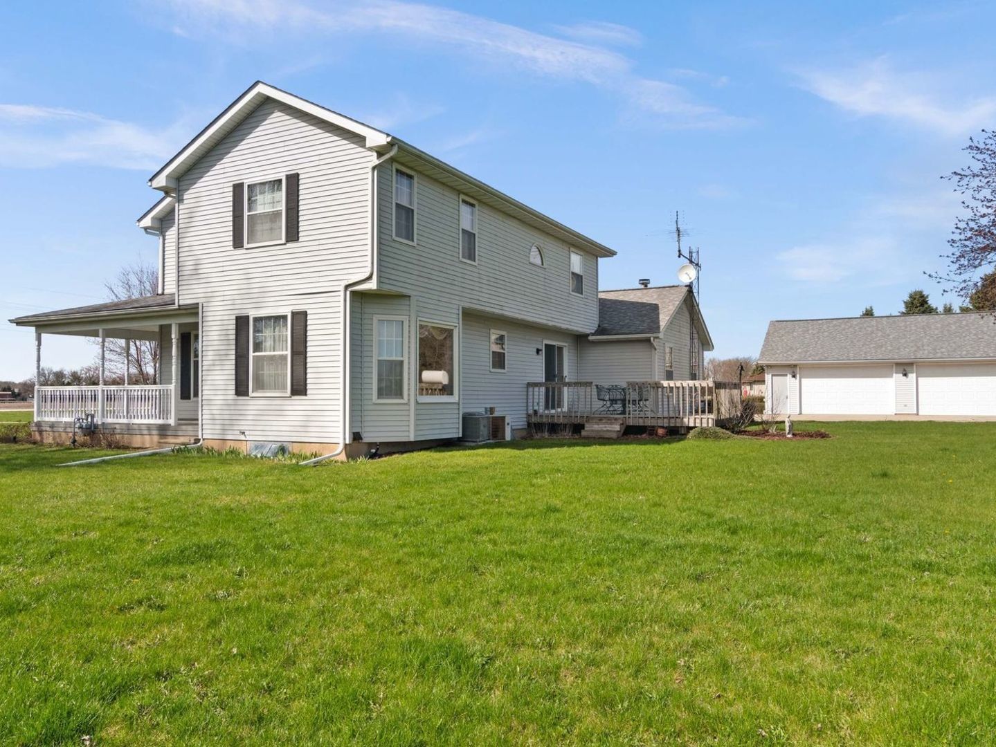 16247 Pratt Road Sandwich, IL 60548 - Photo 33 of 47 a front view of house with yard and green space