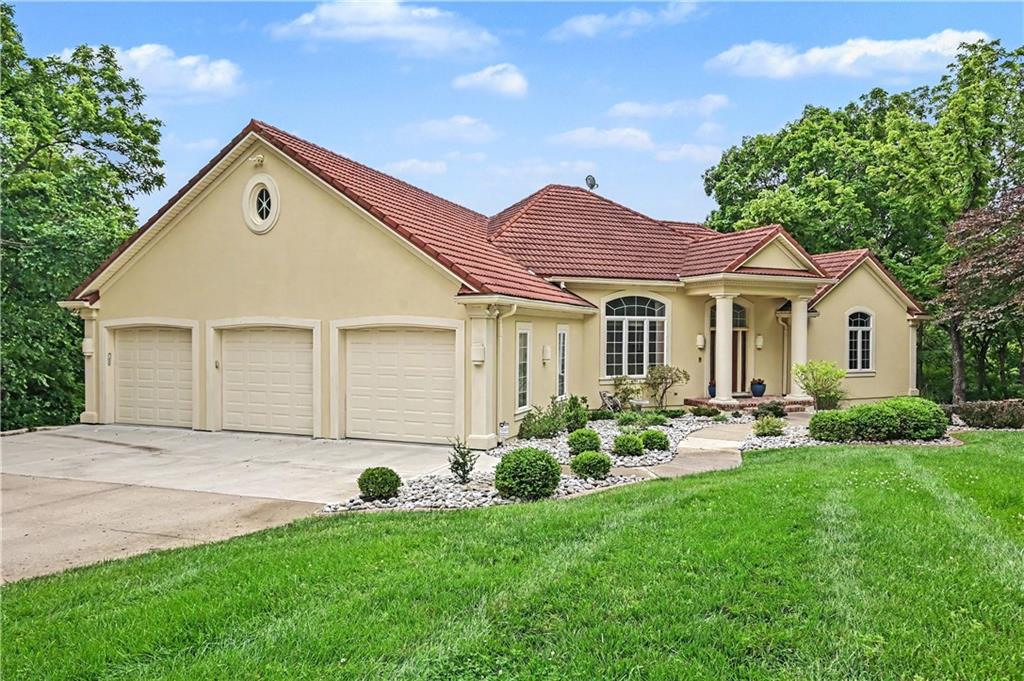 2210 Opossum Hollow Road Blue Springs, MO 64015 - Photo 4 of 8