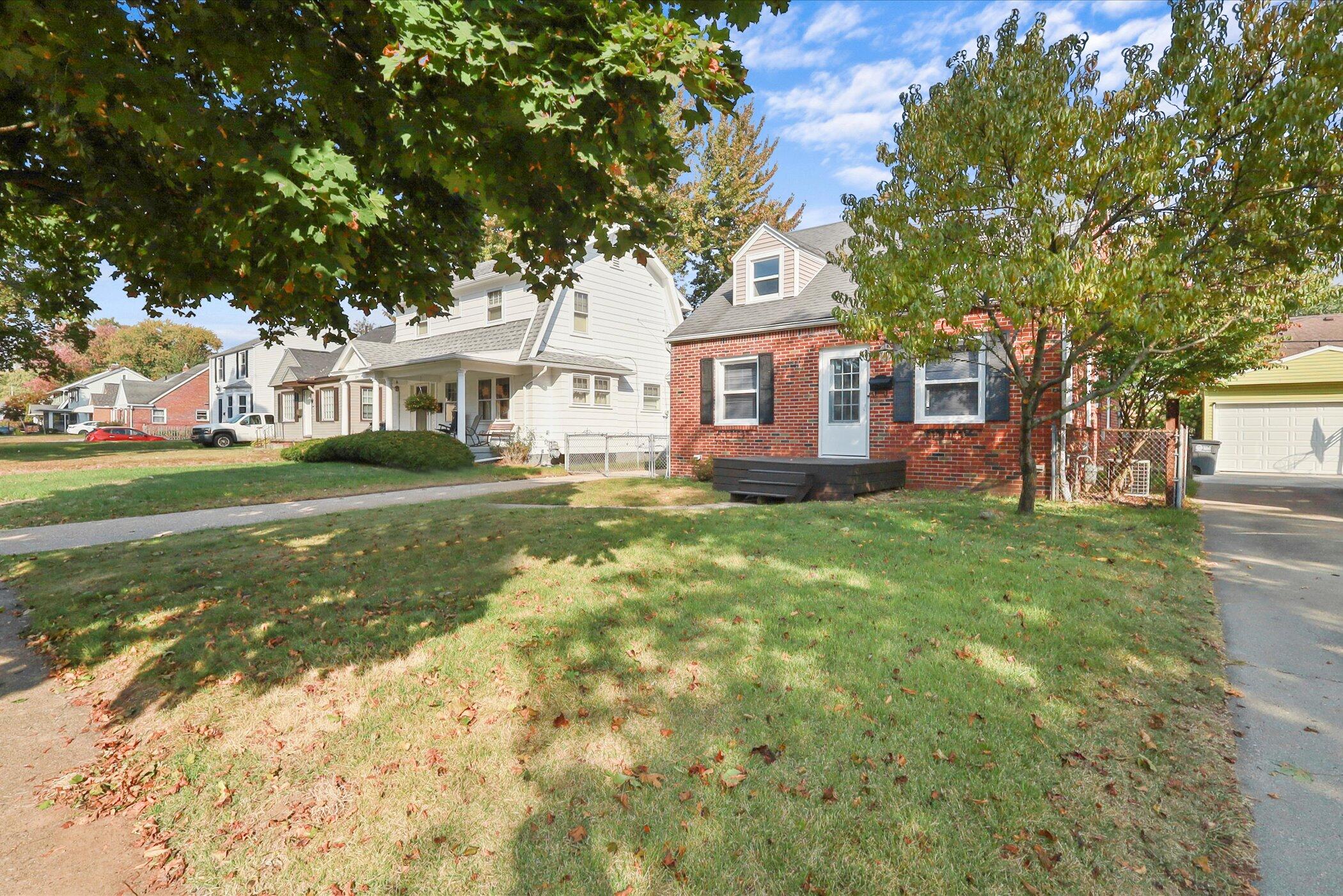 3840 Garrison Road Toledo, OH 43613 - Photo 4 of 43 04-IMG_0627