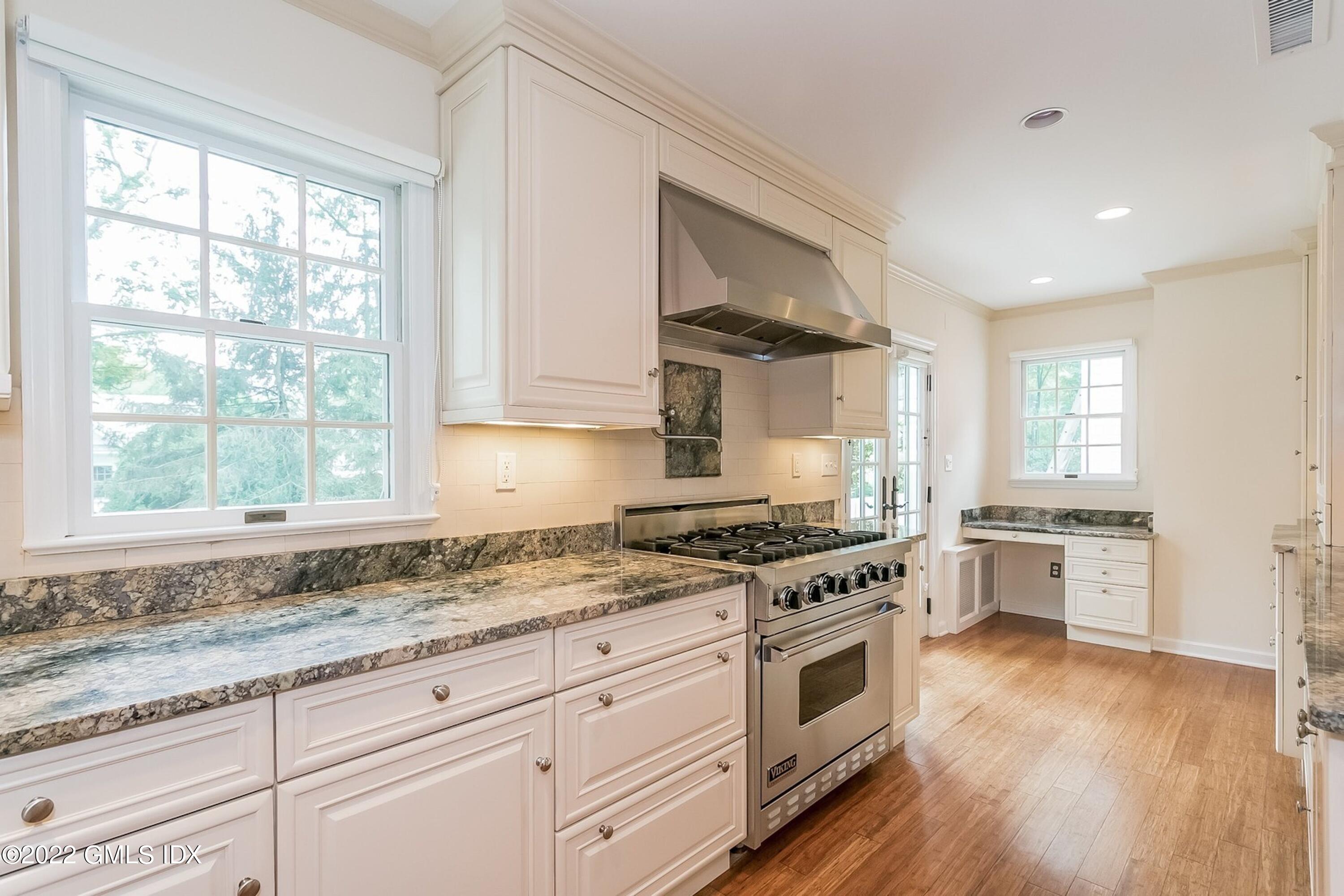 26 Winthrop Drive Riverside, CT 06878 - Photo 4 of 29 004-428436-kitchen 2_11902948