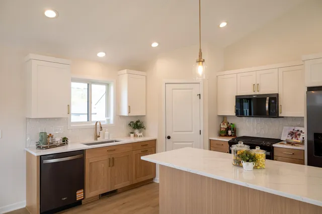 $569,900 | 3658 Meadow Sage Court Northeast, Rochester, MN 55904