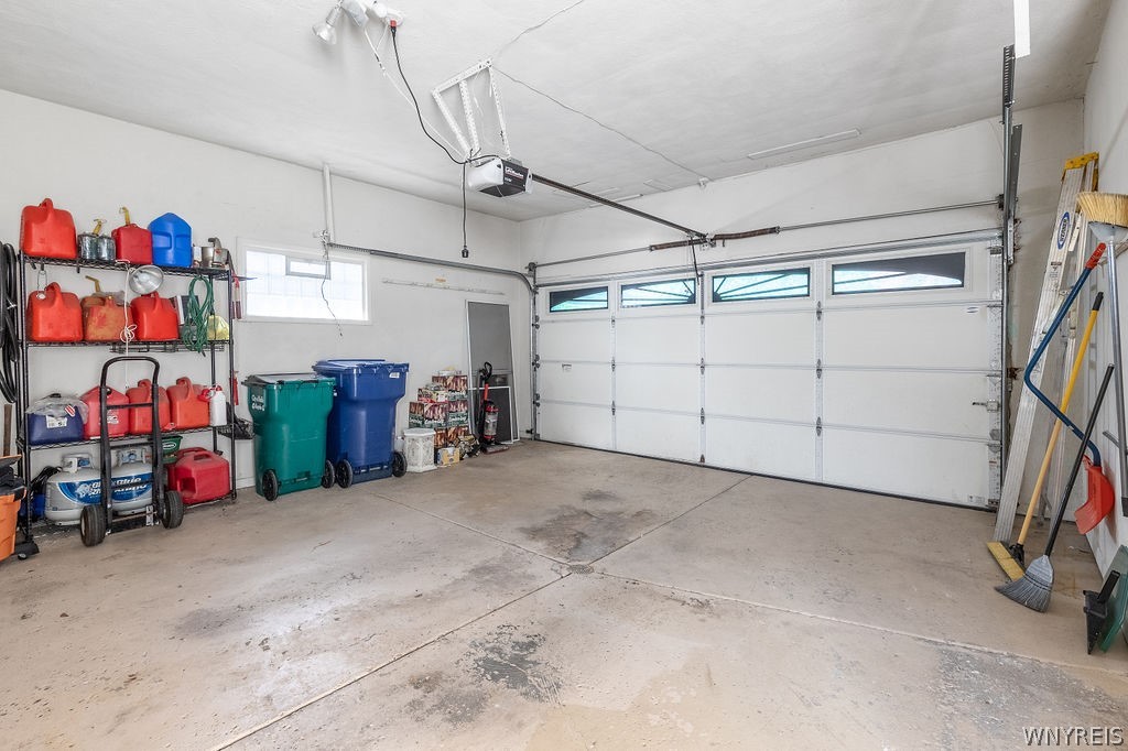 95 Dana Road Buffalo, NY 14216 - Photo 23 of 34 Attached 2 car garage