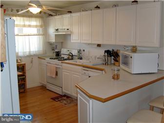 3126 Fairdale Road Philadelphia, PA 19154 - Photo 4 of 10 Kitchen