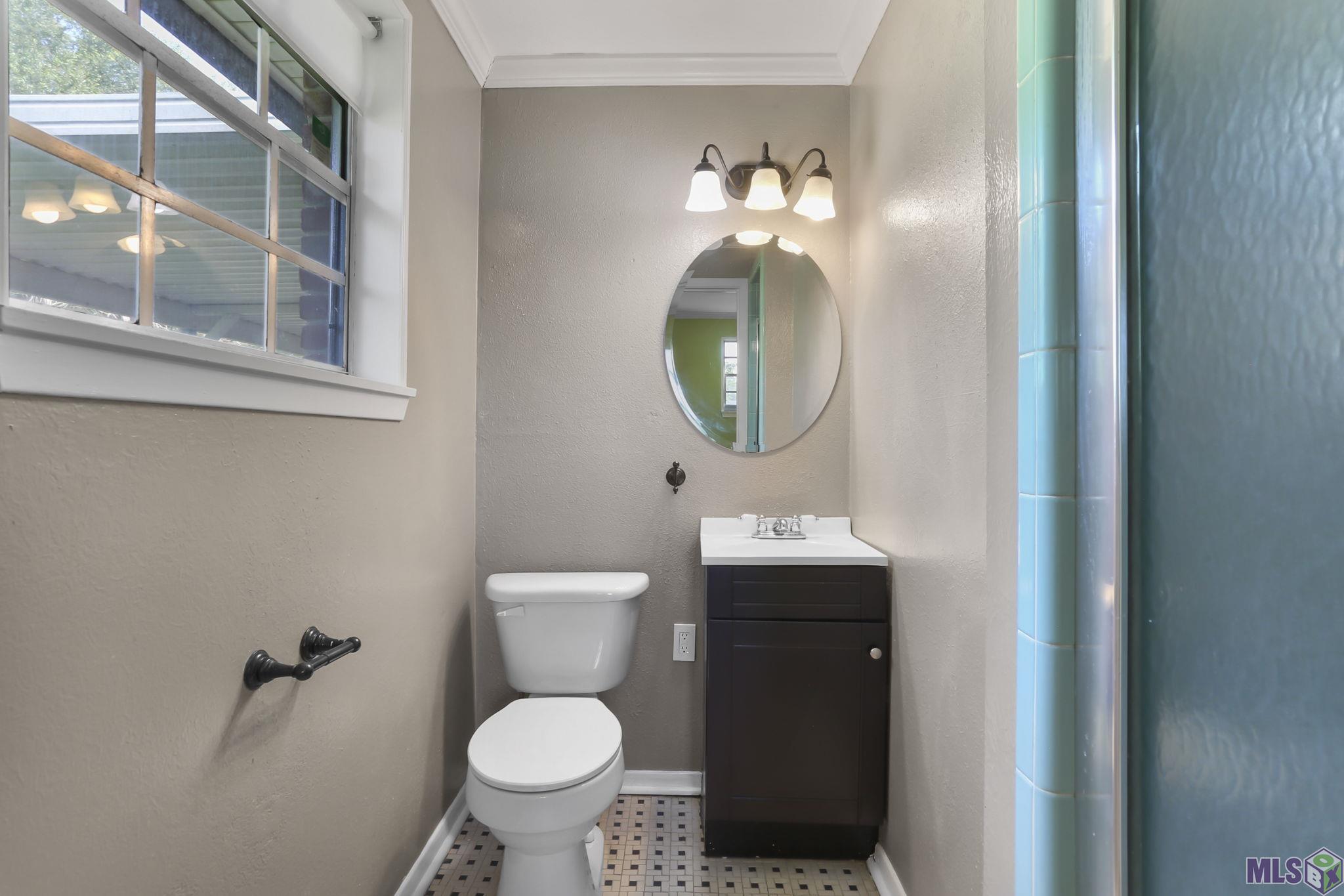 10196 Oliphant Road Baton Rouge, LA 70809 - Photo 8 of 13 primary bath