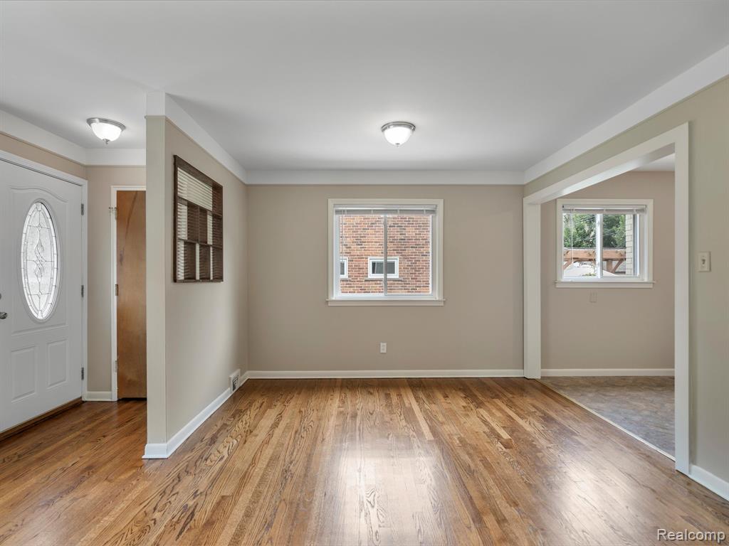 31553 Marblehead Road Farmington, MI 48336 - Photo 5 of 32