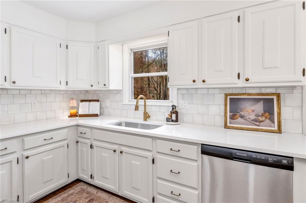 222 Mill Ridge Road North Wilkesboro, NC 28659 - Photo 14 of 43 Kitchen