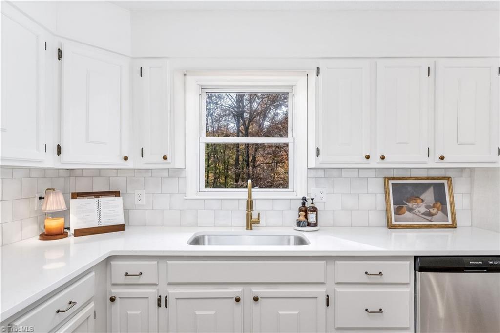 222 Mill Ridge Road North Wilkesboro, NC 28659 - Photo 15 of 43 Kitchen