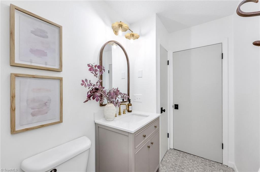 222 Mill Ridge Road North Wilkesboro, NC 28659 - Photo 20 of 43 Full Bathroom