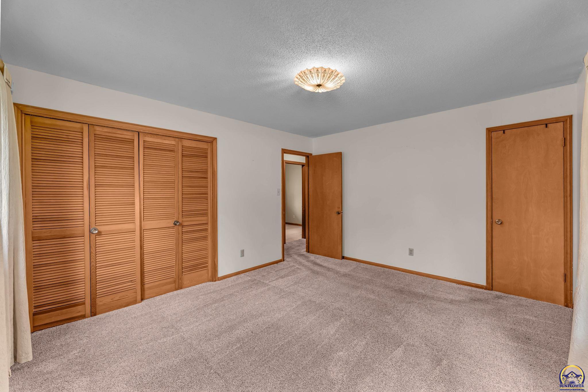 4101 Northwest Pocahontas Drive Topeka, KS 66618 - Photo 16 of 23