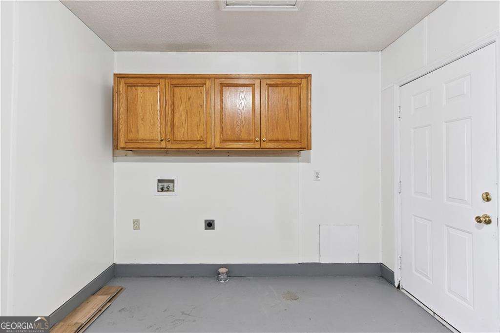 336 Terrapin Trail Brunswick, GA 31525 - Photo 22 of 24 an empty room with a window