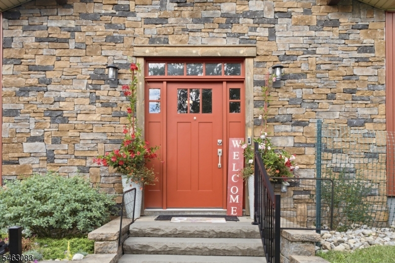 4 Spring Lane Long Valley, NJ 07853 - Photo 4 of 48 Gallery Image 4