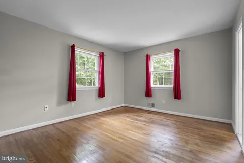 $900,000 | 1585 Kimblewick Road, Potomac, MD 20854