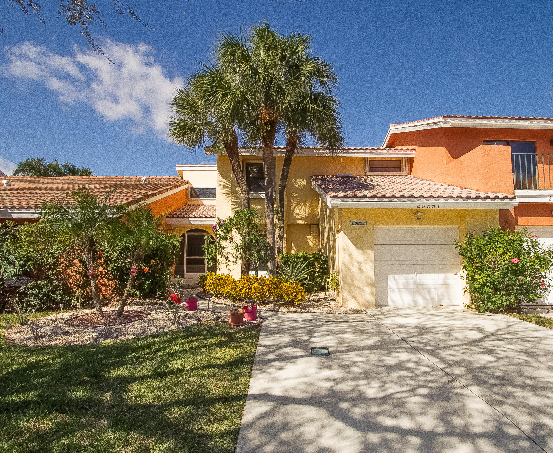 20851 Vía Madeira Boca Raton, FL 33433 - Photo 1 of 32 Front View