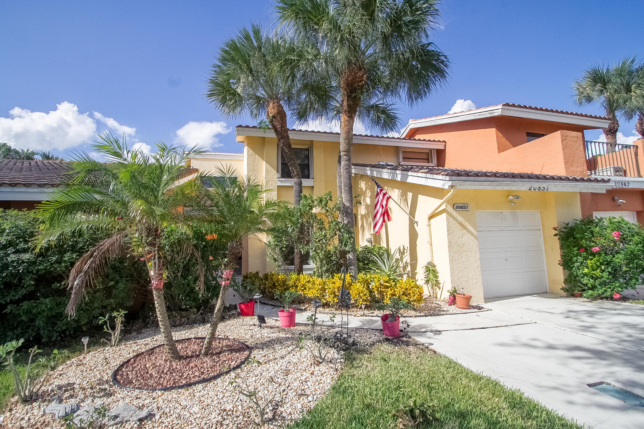 20851 Vía Madeira Boca Raton, FL 33433 - Photo 2 of 32 Front View