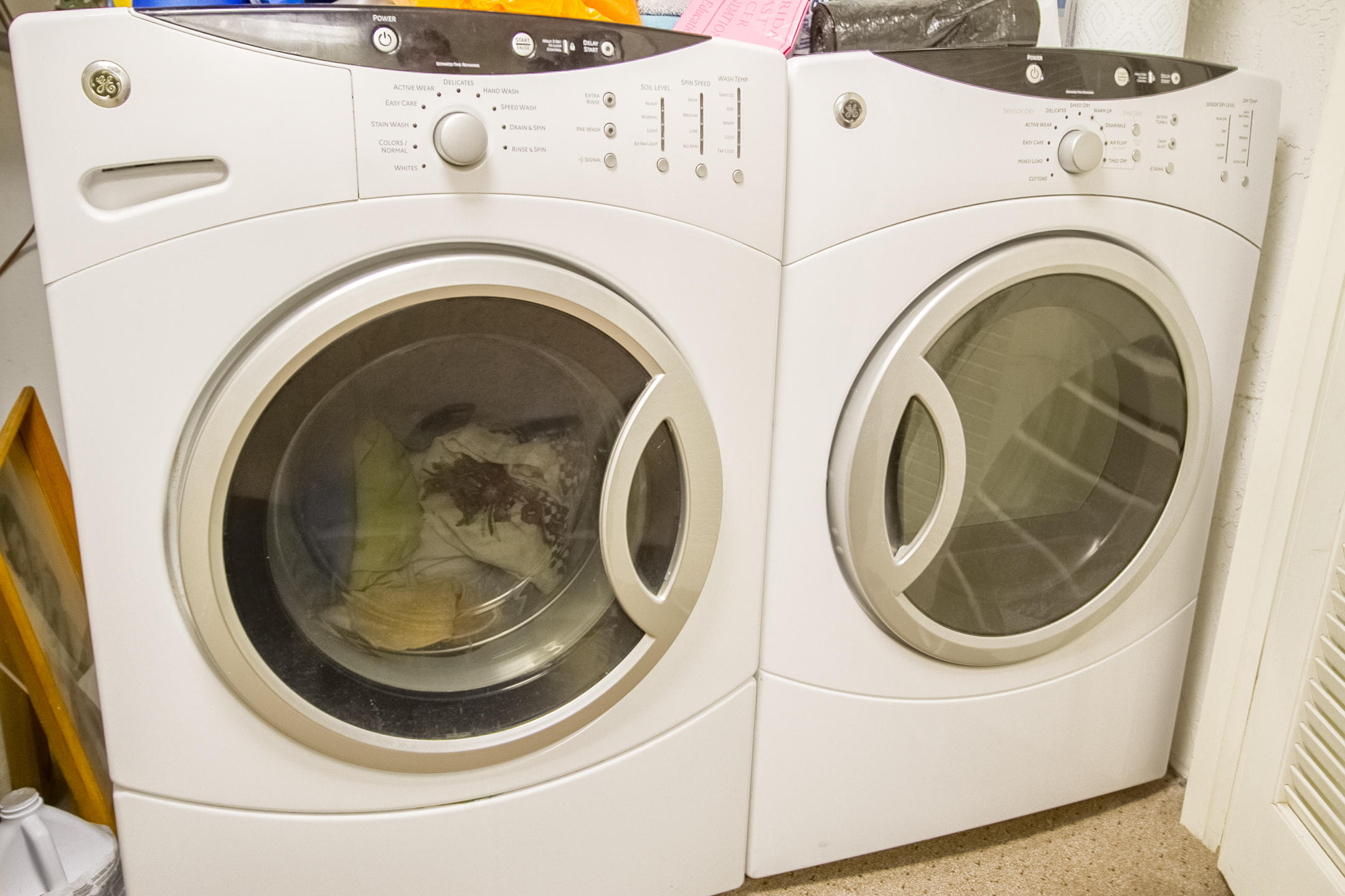20851 Vía Madeira Boca Raton, FL 33433 - Photo 23 of 32 Washer and Dryer