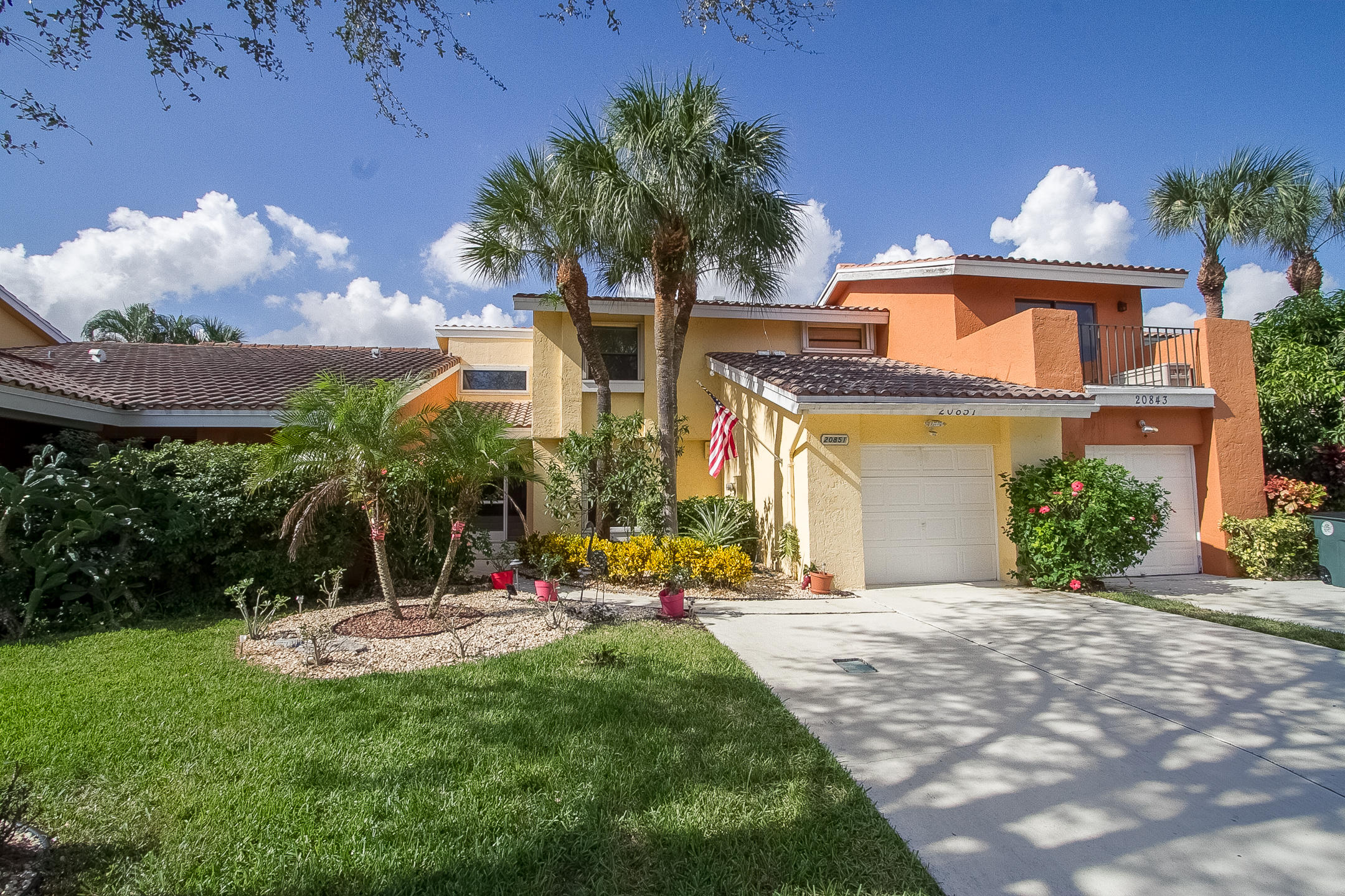 20851 Vía Madeira Boca Raton, FL 33433 - Photo 26 of 32 Front View