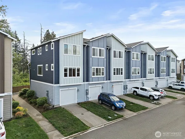 $389,950 | 17411 118th Ave Court East, Unit A, Puyallup, WA 98374